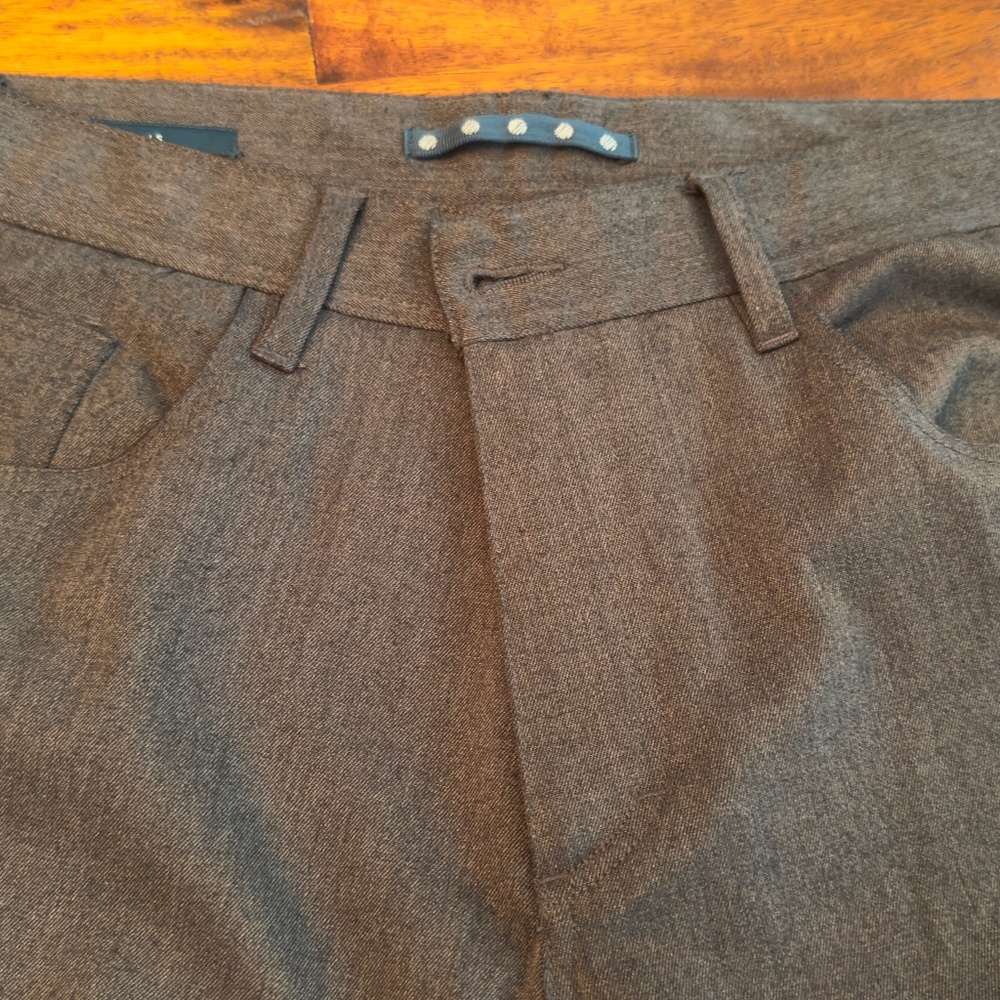 Perry Ellis TWO pairs of 5-pocket pants - Picture 10 of 14